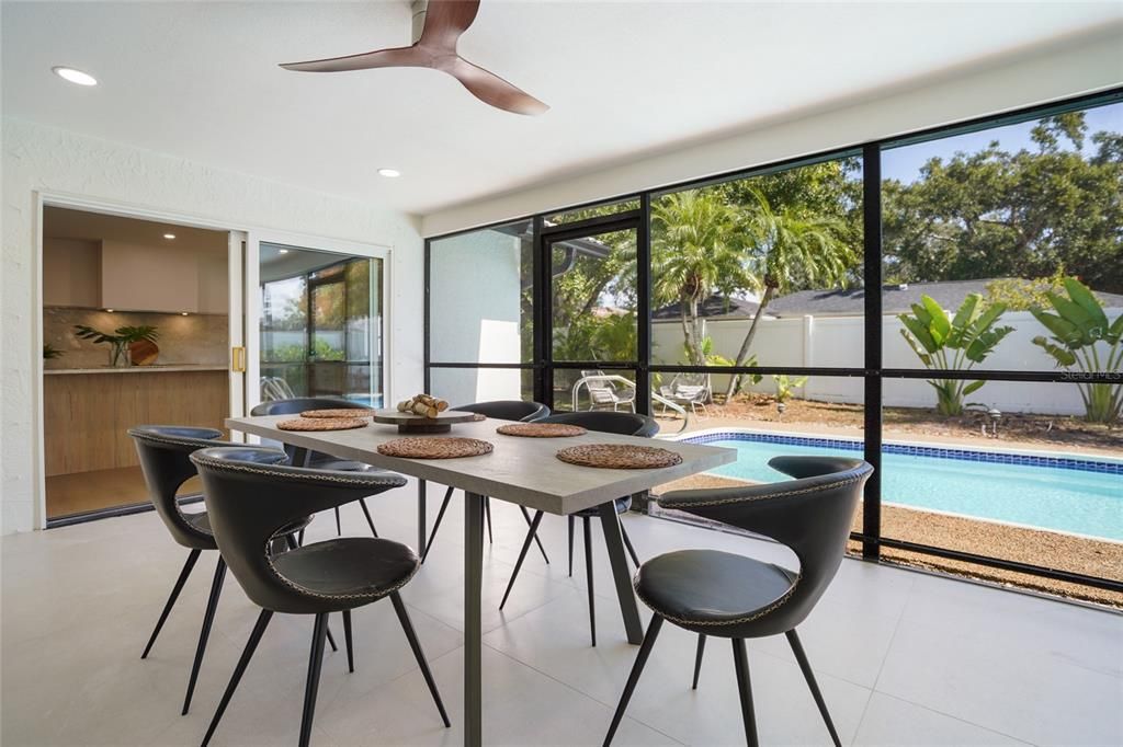 合同活跃: $699,000 (3 贝兹, 2 浴室, 1722 平方英尺)