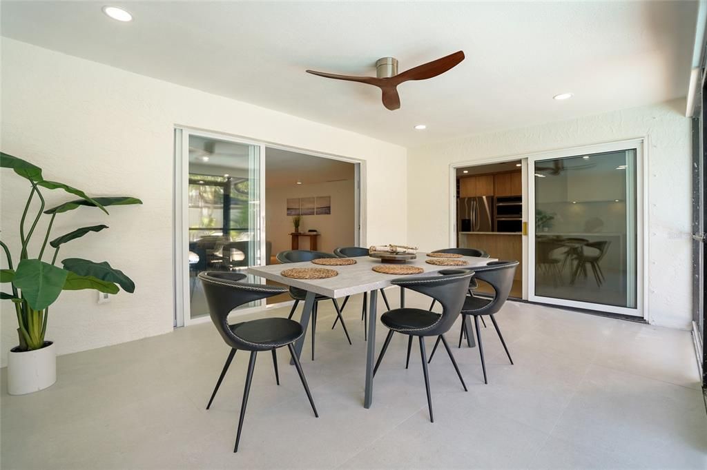 合同活跃: $699,000 (3 贝兹, 2 浴室, 1722 平方英尺)