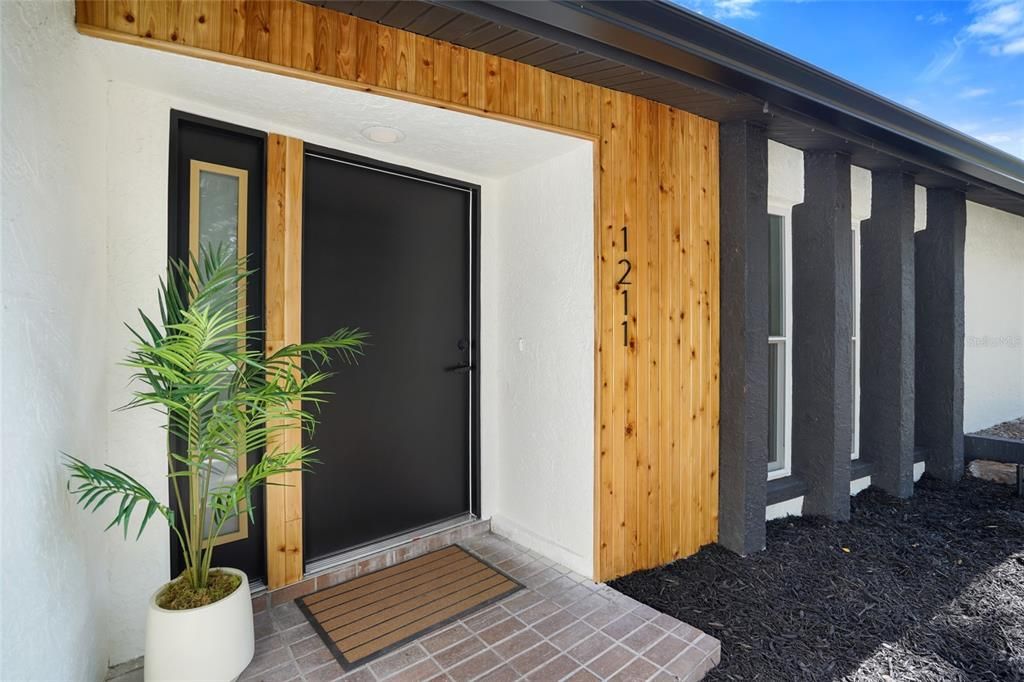 合同活跃: $699,000 (3 贝兹, 2 浴室, 1722 平方英尺)