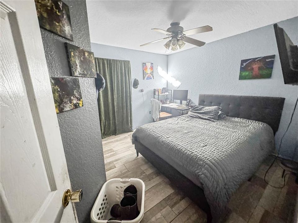 Activo con contrato: $245,000 (4 camas, 2 baños, 1514 Pies cuadrados)