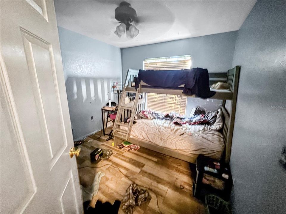 Activo con contrato: $245,000 (4 camas, 2 baños, 1514 Pies cuadrados)