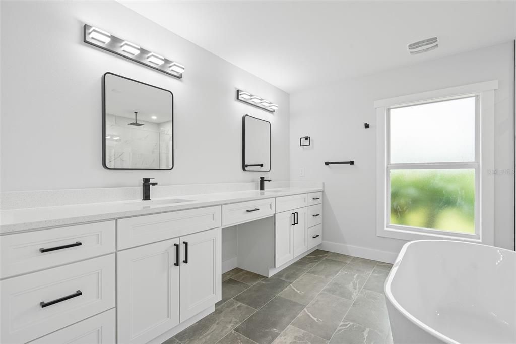 Active With Contract: $2,200 (3 beds, 2 baths, 2021 Square Feet)