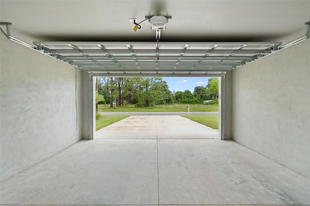 Active With Contract: $2,200 (3 beds, 2 baths, 2021 Square Feet)