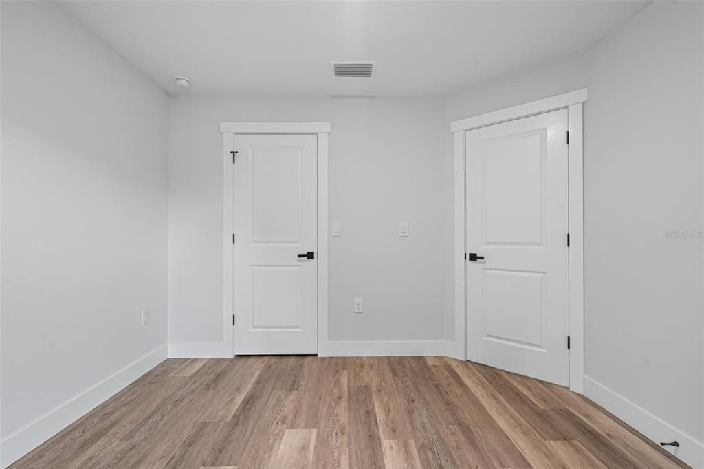 Active With Contract: $2,200 (3 beds, 2 baths, 2021 Square Feet)