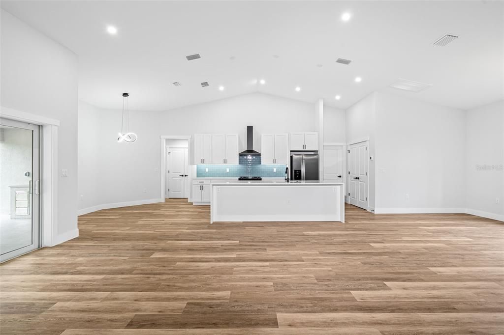 Active With Contract: $2,200 (3 beds, 2 baths, 2021 Square Feet)