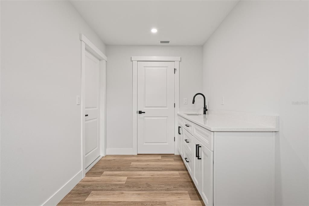 Active With Contract: $2,200 (3 beds, 2 baths, 2021 Square Feet)