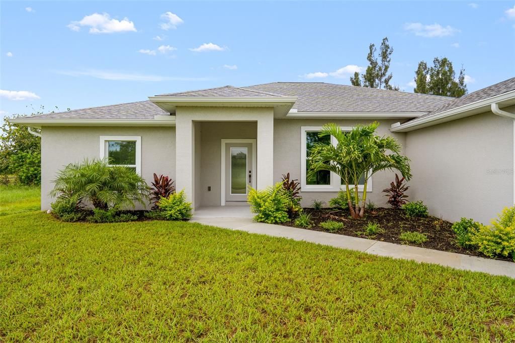 Active With Contract: $2,200 (3 beds, 2 baths, 2021 Square Feet)