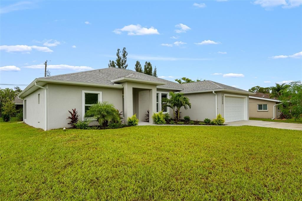 Active With Contract: $2,200 (3 beds, 2 baths, 2021 Square Feet)