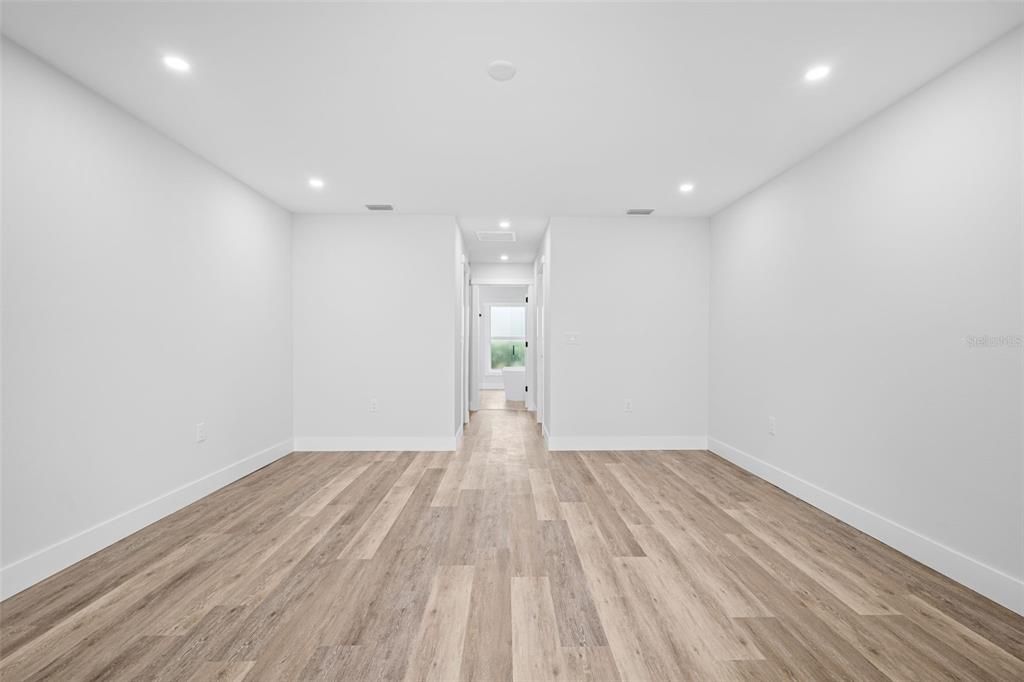 Active With Contract: $2,200 (3 beds, 2 baths, 2021 Square Feet)