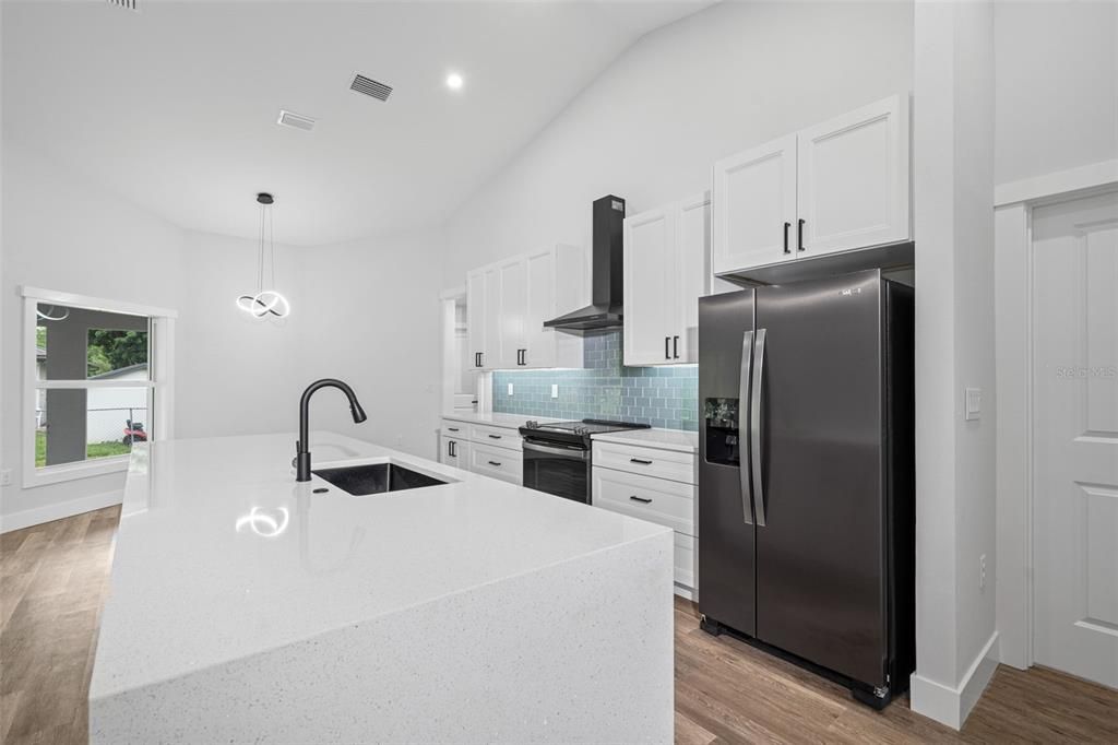 Active With Contract: $2,200 (3 beds, 2 baths, 2021 Square Feet)