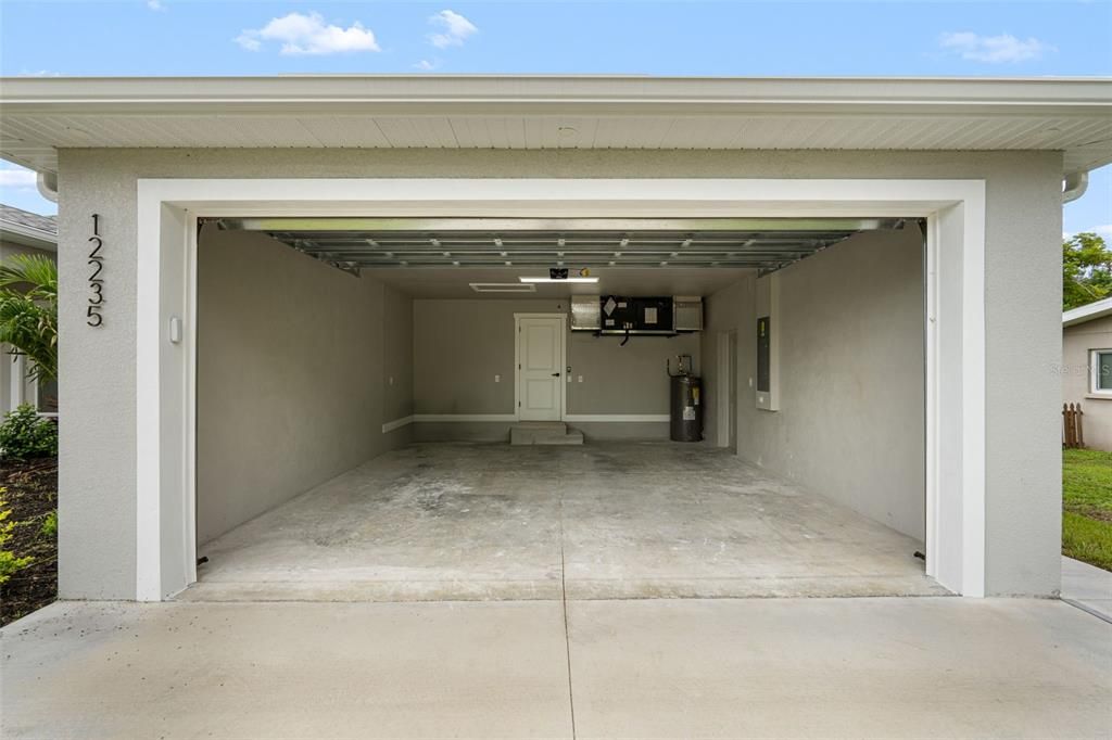 Active With Contract: $2,200 (3 beds, 2 baths, 2021 Square Feet)