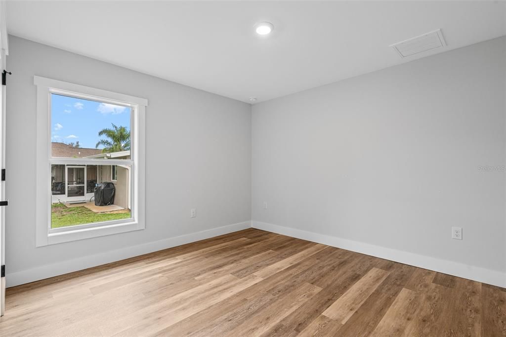 Active With Contract: $2,200 (3 beds, 2 baths, 2021 Square Feet)