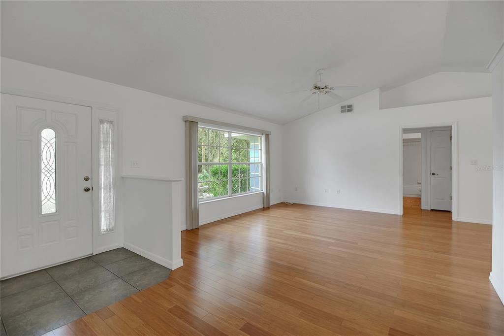 En Venta: $297,500 (3 camas, 2 baños, 1437 Pies cuadrados)