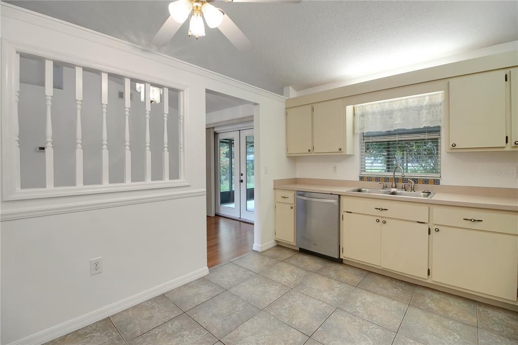 En Venta: $297,500 (3 camas, 2 baños, 1437 Pies cuadrados)