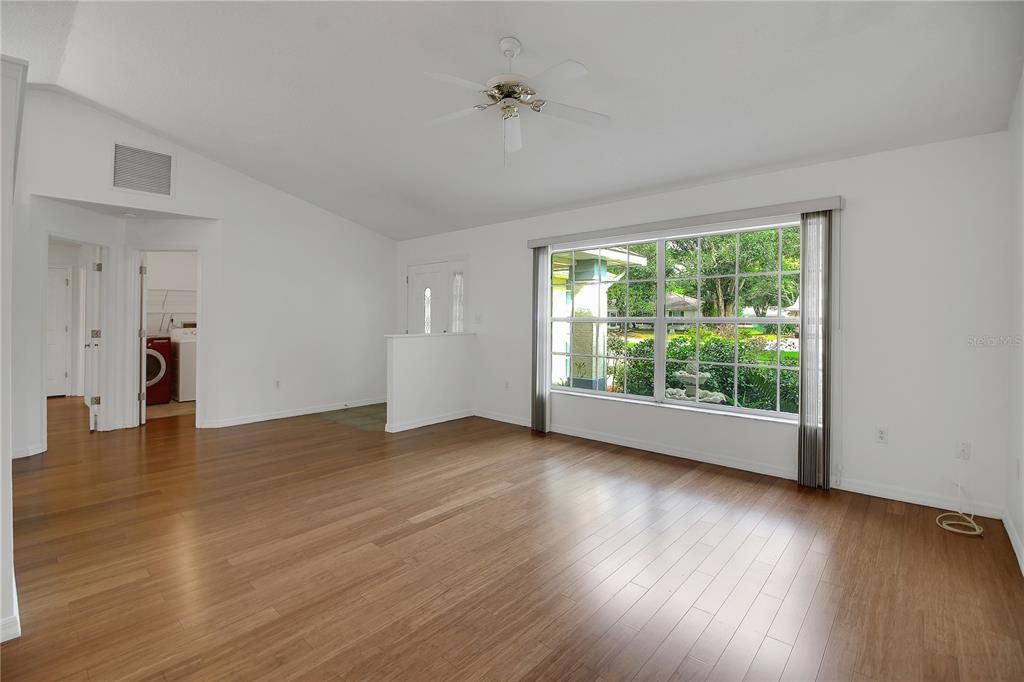 En Venta: $297,500 (3 camas, 2 baños, 1437 Pies cuadrados)