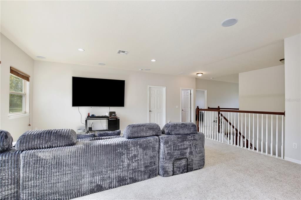 En Venta: $969,000 (6 camas, 4 baños, 4214 Pies cuadrados)