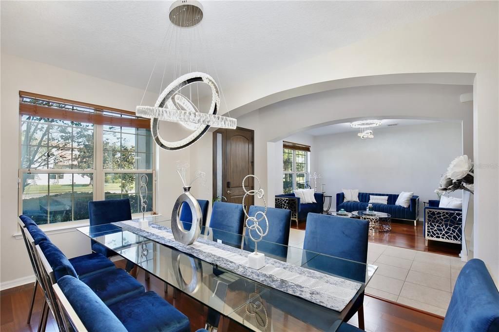 En Venta: $969,000 (6 camas, 4 baños, 4214 Pies cuadrados)