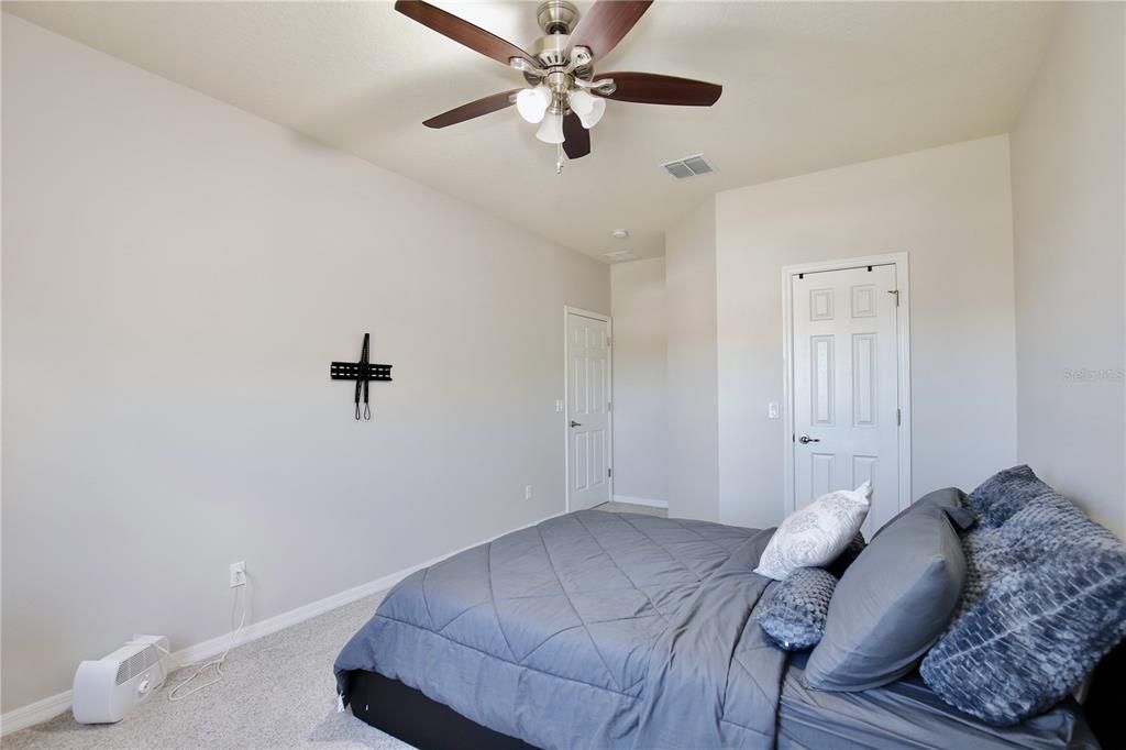 En Venta: $969,000 (6 camas, 4 baños, 4214 Pies cuadrados)