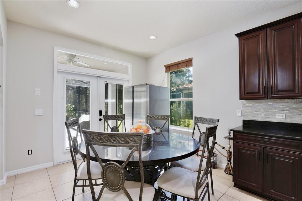 En Venta: $969,000 (6 camas, 4 baños, 4214 Pies cuadrados)