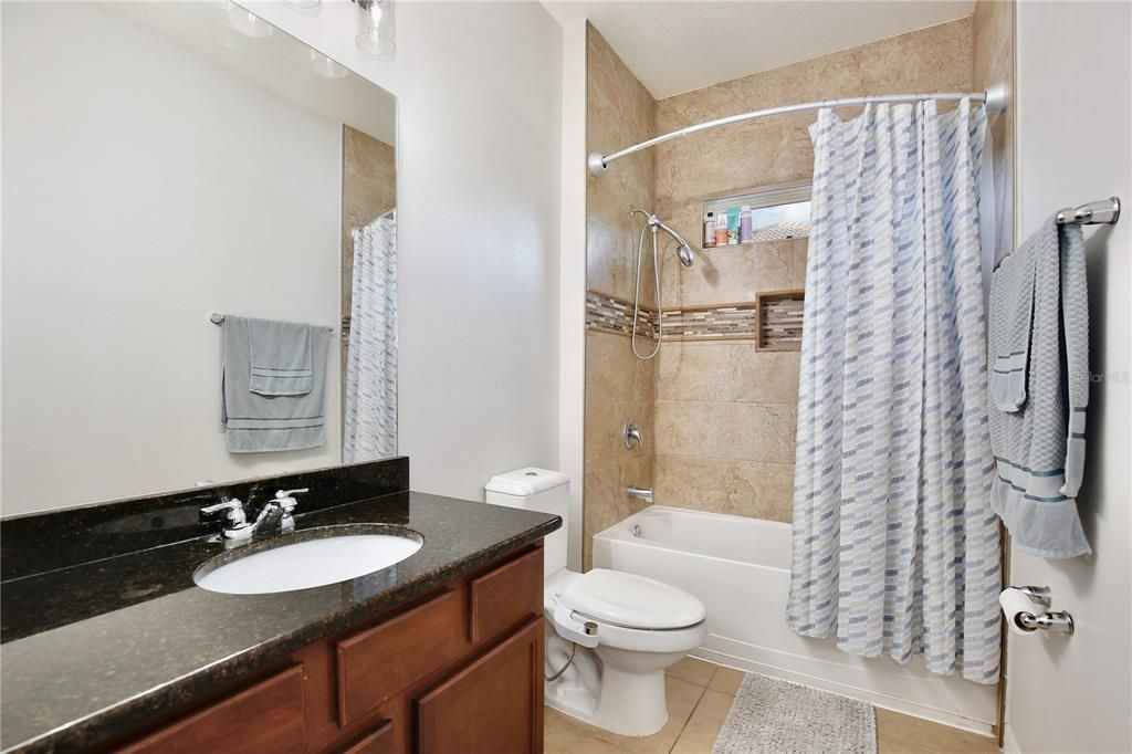 En Venta: $969,000 (6 camas, 4 baños, 4214 Pies cuadrados)