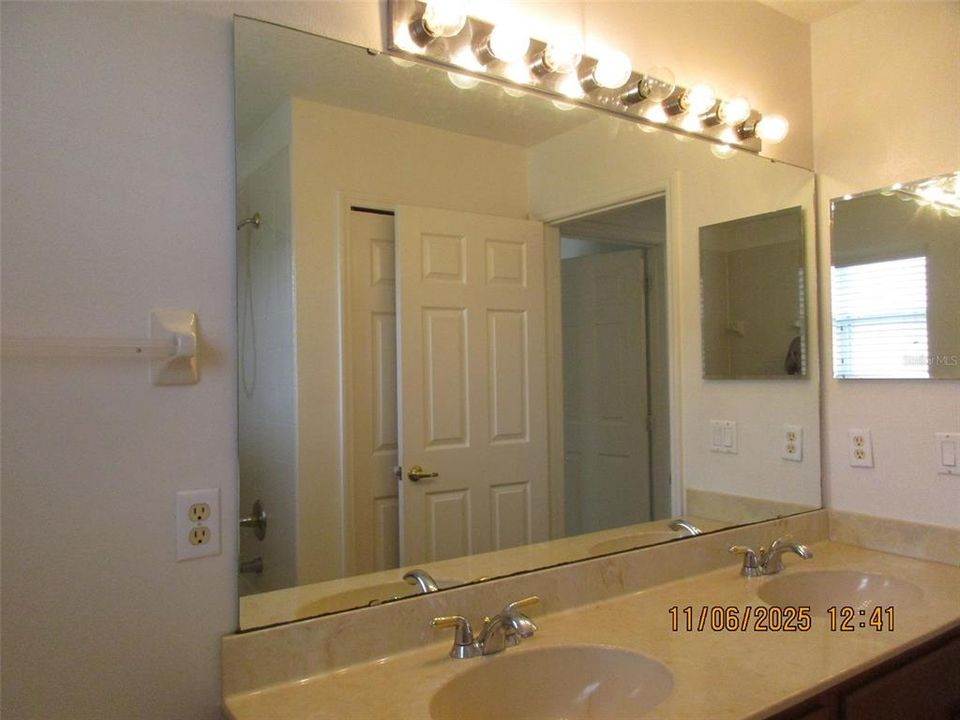 出租: $2,700 (5 贝兹, 3 浴室, 3440 平方英尺)