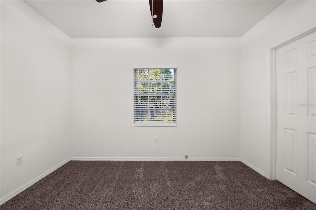 合同活跃: $214,999 (2 贝兹, 2 浴室, 1051 平方英尺)