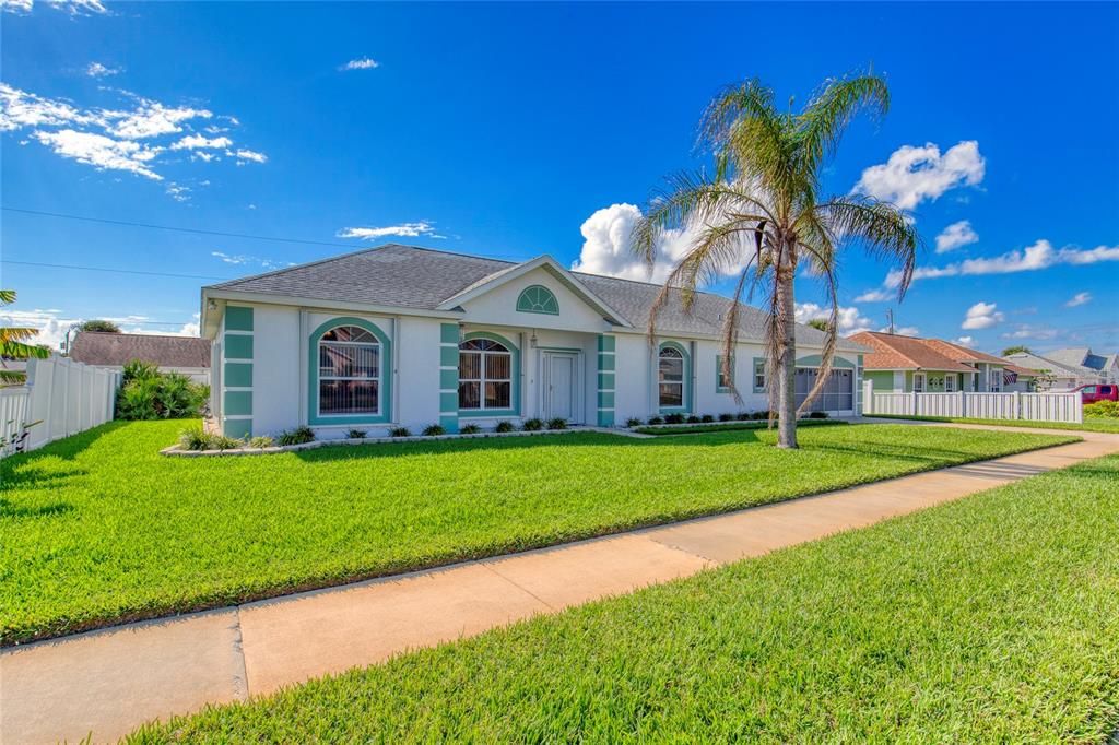 Active With Contract: $449,000 (3 beds, 2 baths, 1716 Square Feet)