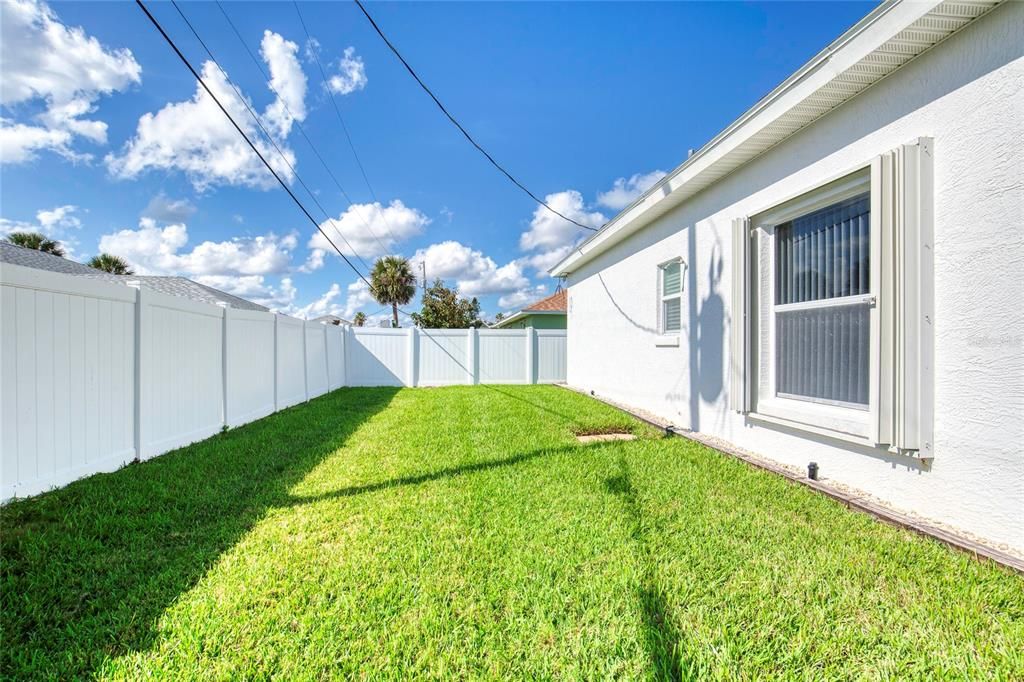 Active With Contract: $449,000 (3 beds, 2 baths, 1716 Square Feet)