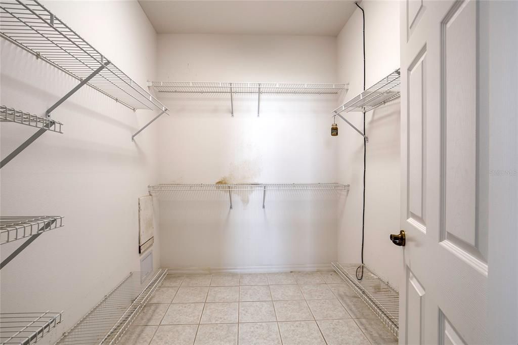 Active With Contract: $449,000 (3 beds, 2 baths, 1716 Square Feet)