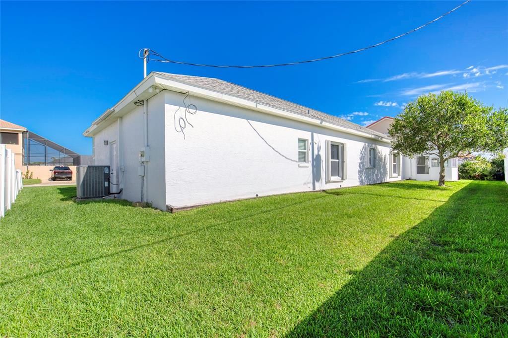 Active With Contract: $449,000 (3 beds, 2 baths, 1716 Square Feet)