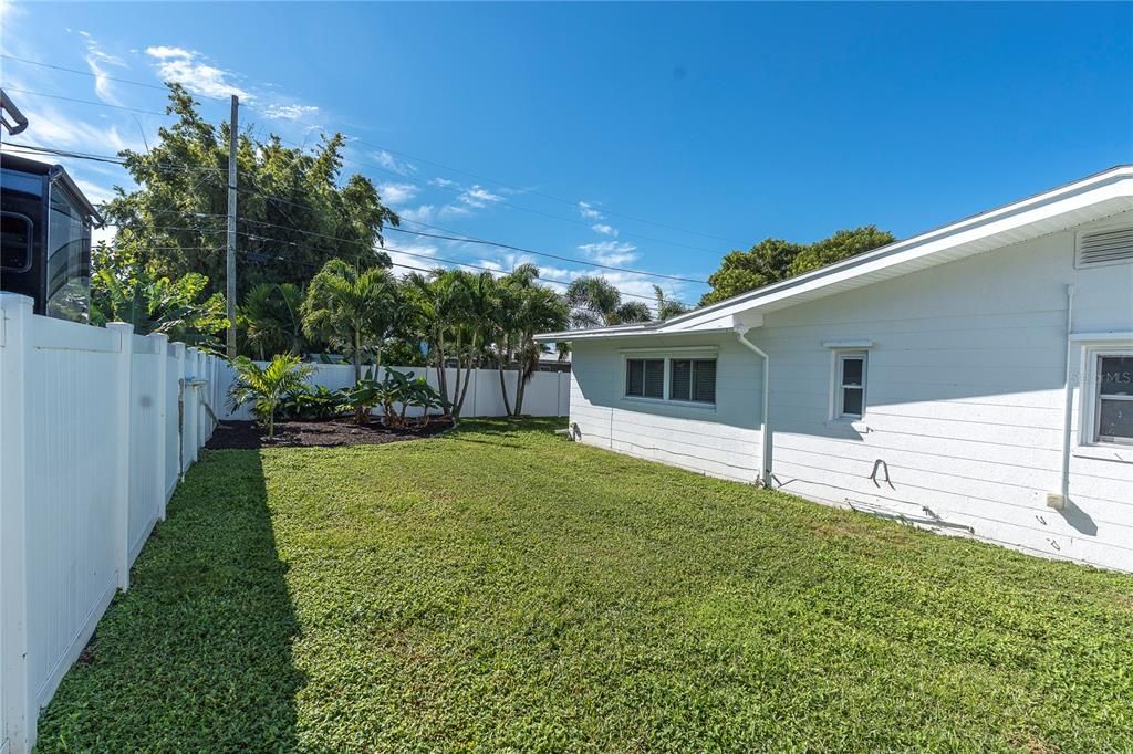 For Rent: $3,800 (4 beds, 2 baths, 2263 Square Feet)