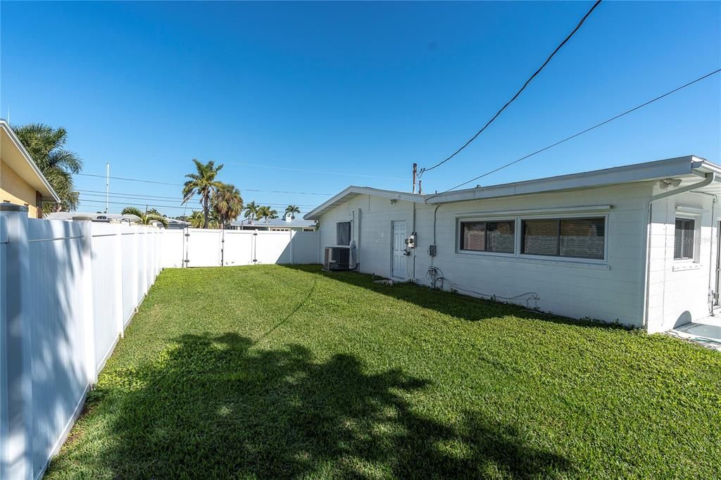 For Rent: $3,800 (4 beds, 2 baths, 2263 Square Feet)