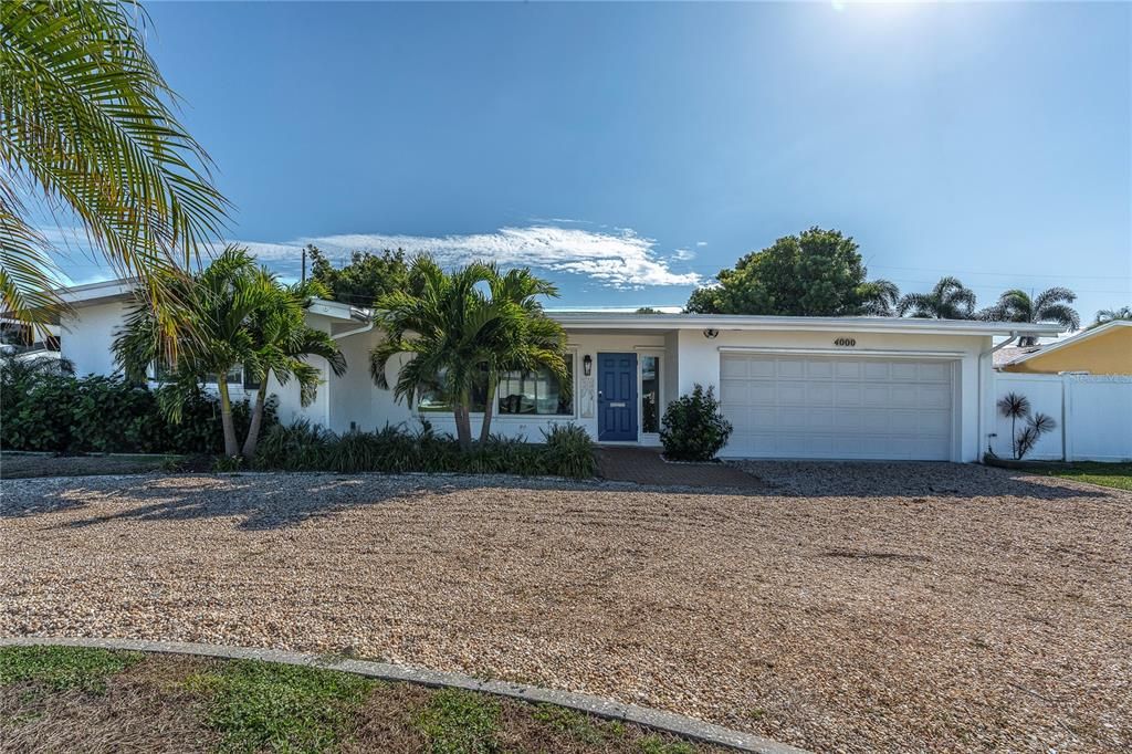 For Rent: $3,800 (4 beds, 2 baths, 2263 Square Feet)