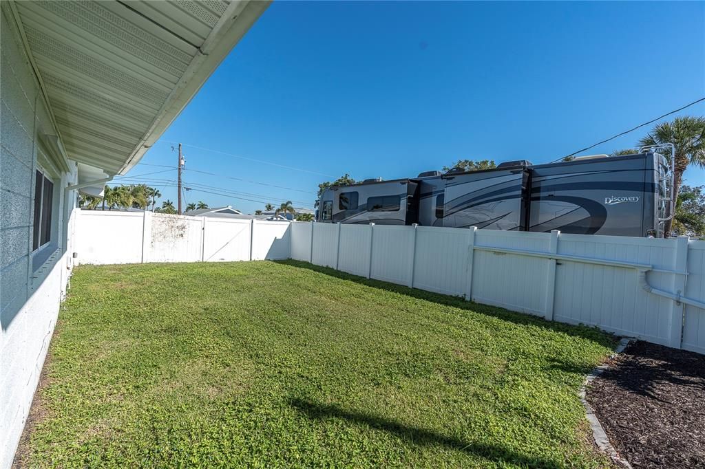 For Rent: $3,800 (4 beds, 2 baths, 2263 Square Feet)