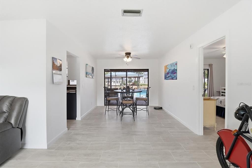 待售: $600,000 (3 贝兹, 2 浴室, 1664 平方英尺)