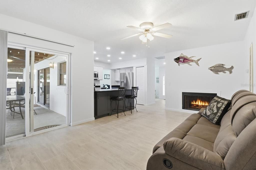 待售: $600,000 (3 贝兹, 2 浴室, 1664 平方英尺)