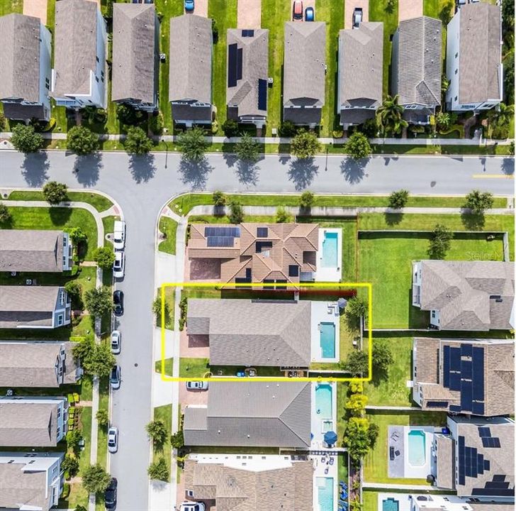 Activo con contrato: $4,200 (4 camas, 3 baños, 2072 Pies cuadrados)