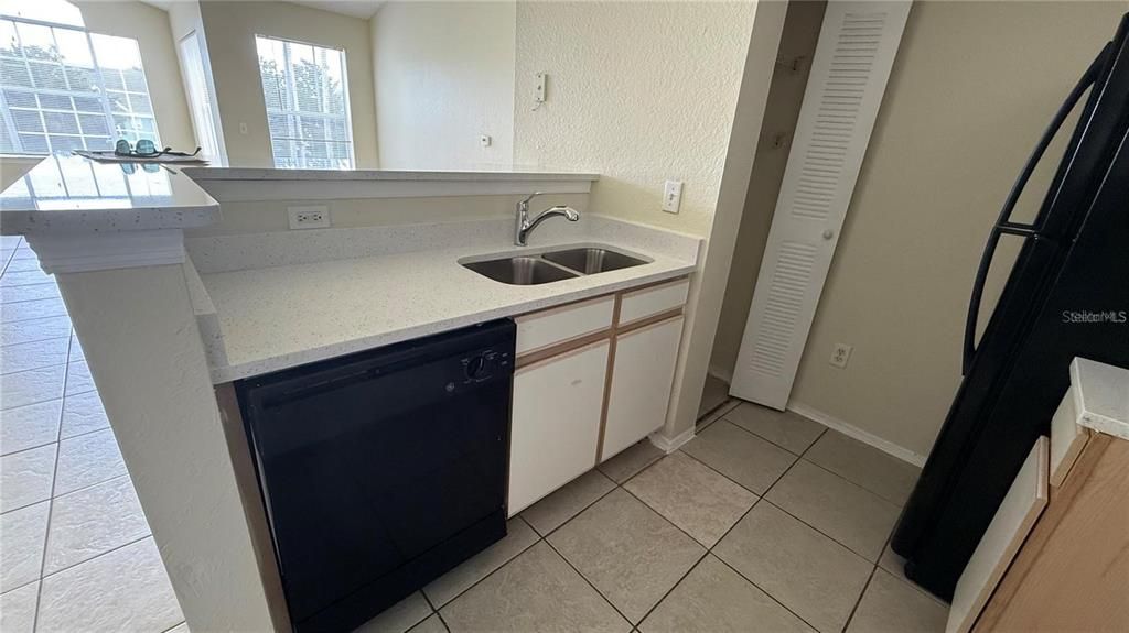 For Sale: $174,900 (2 beds, 2 baths, 1026 Square Feet)