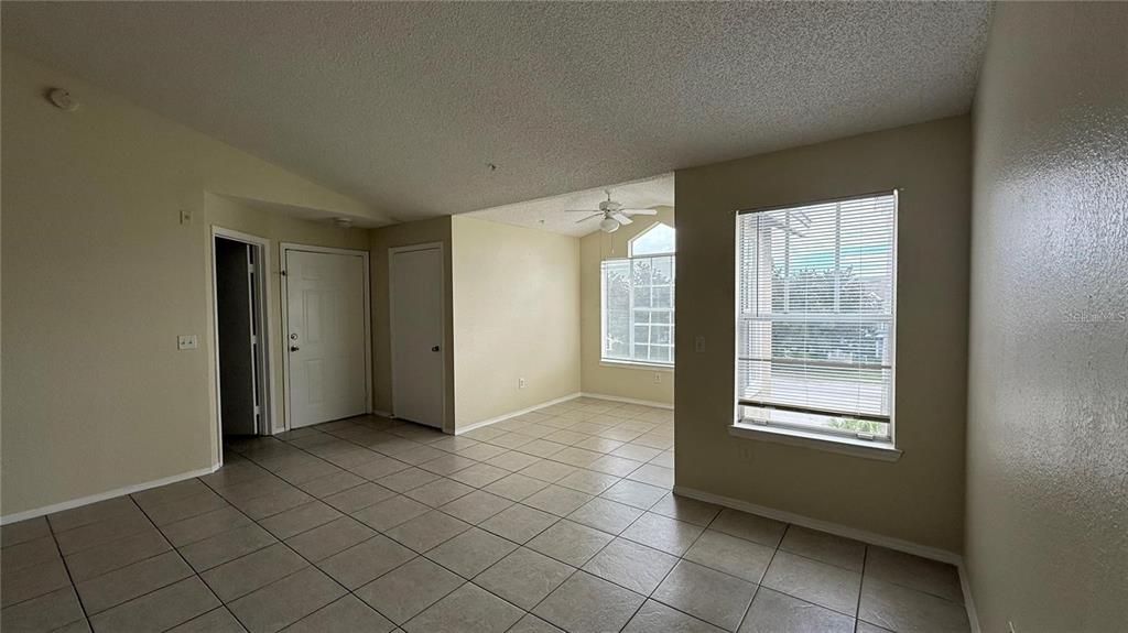 For Sale: $174,900 (2 beds, 2 baths, 1026 Square Feet)