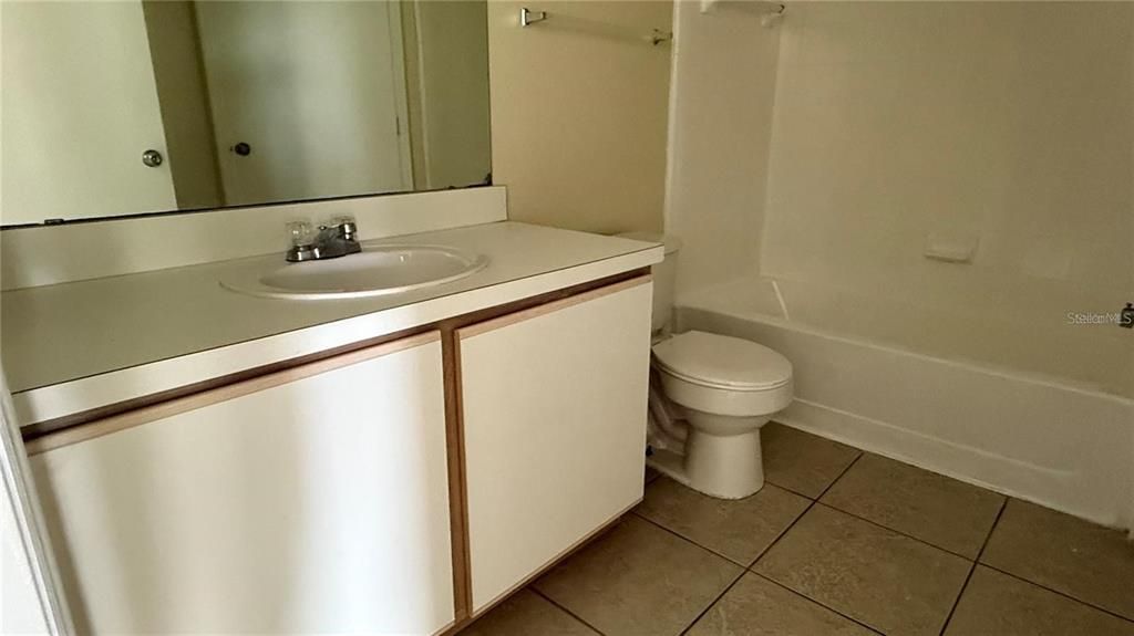 For Sale: $174,900 (2 beds, 2 baths, 1026 Square Feet)