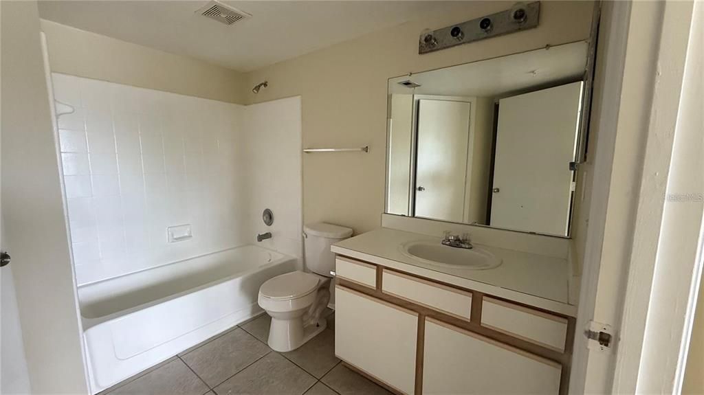 For Sale: $174,900 (2 beds, 2 baths, 1026 Square Feet)