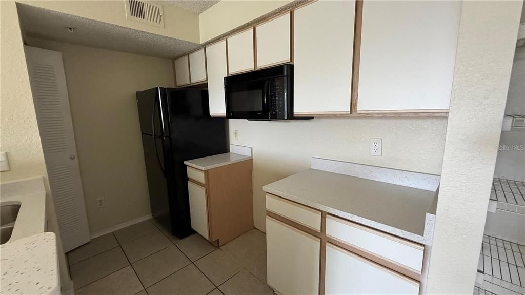 For Sale: $174,900 (2 beds, 2 baths, 1026 Square Feet)