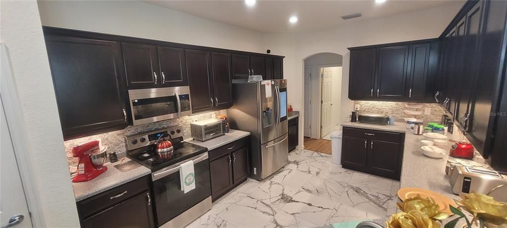 待售: $415,000 (4 贝兹, 3 浴室, 2471 平方英尺)