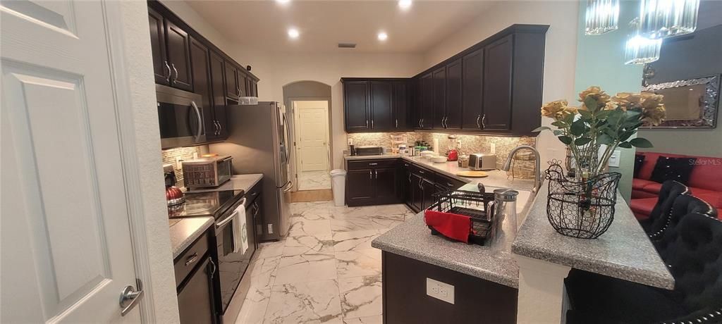 待售: $415,000 (4 贝兹, 3 浴室, 2471 平方英尺)