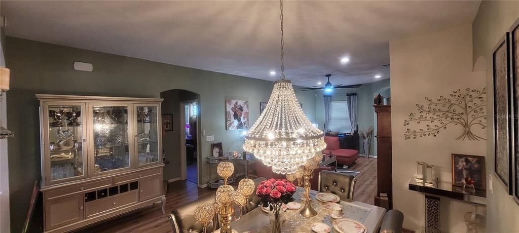 待售: $415,000 (4 贝兹, 3 浴室, 2471 平方英尺)