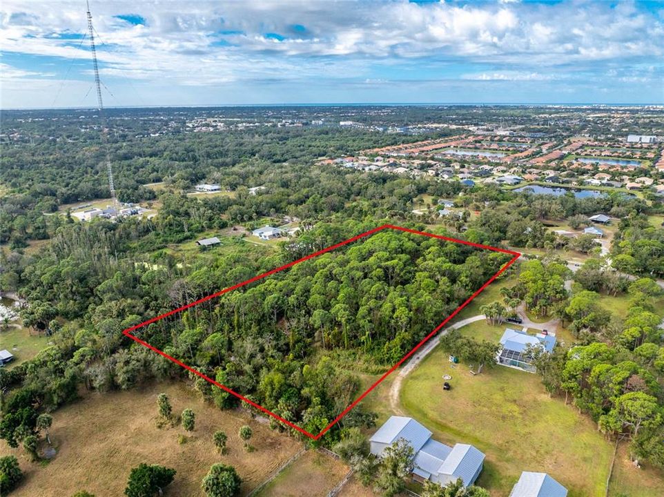 En Venta: $749,900 (5.00 acres)