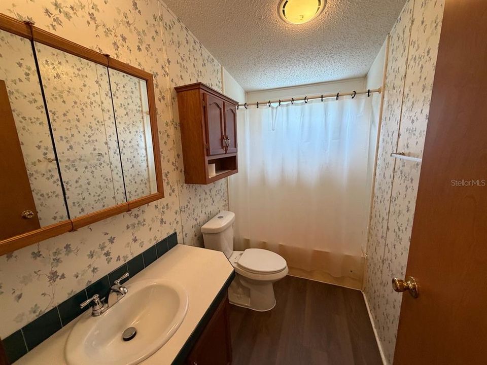 На продажу: $189,900 (3 спален, 2 ванн, 1389 Квадратных фут)