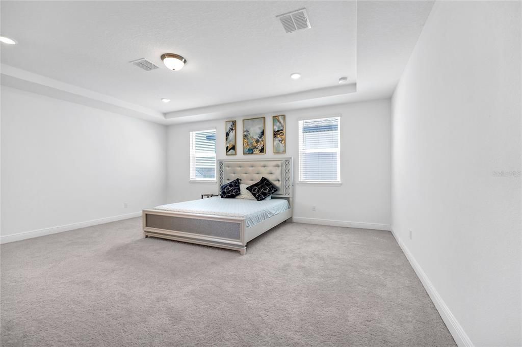 出租: $5,500 (5 贝兹, 4 浴室, 3743 平方英尺)