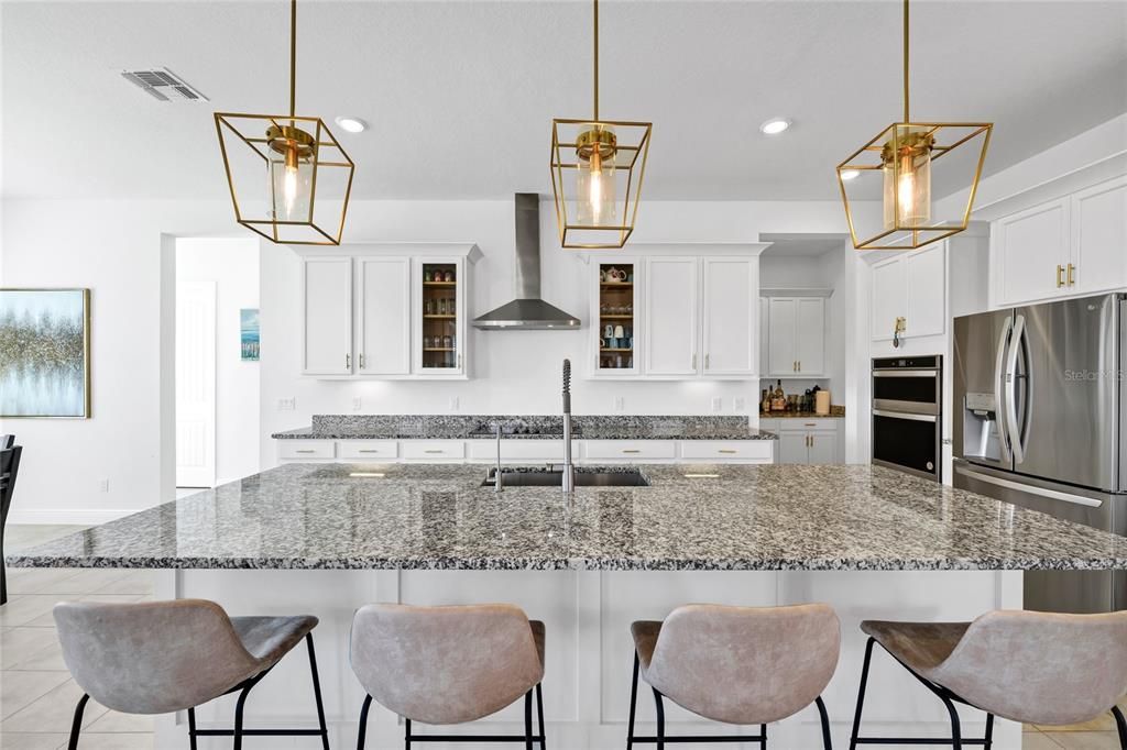 出租: $5,500 (5 贝兹, 4 浴室, 3743 平方英尺)