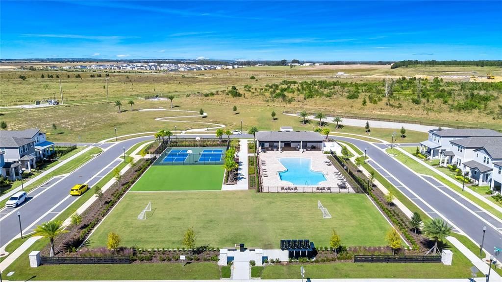 出租: $5,500 (5 贝兹, 4 浴室, 3743 平方英尺)